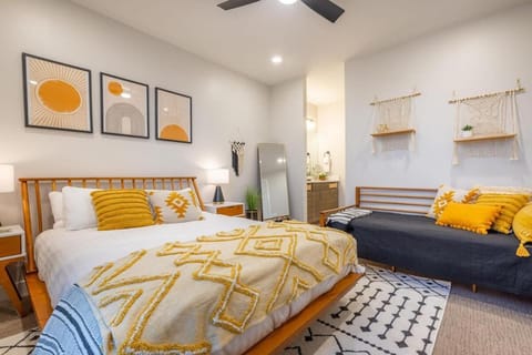 Suite Spot Getaway Private Pool Game Room House in Washington