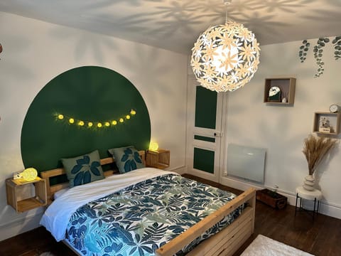 Bed, Bedroom