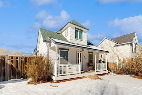 Sunflower Way House in Colorado Springs