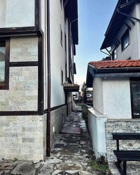 Property building, Day, Neighbourhood, Street view