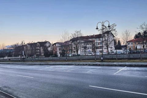 Property building, Day, Neighbourhood, Street view, Location, Parking