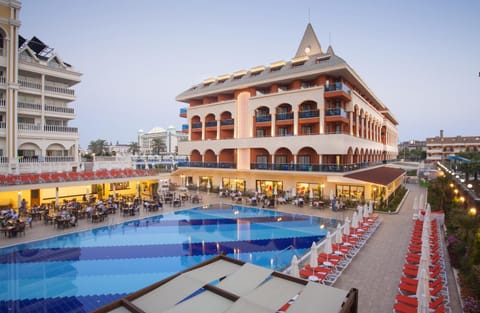 Facade/entrance, Swimming pool