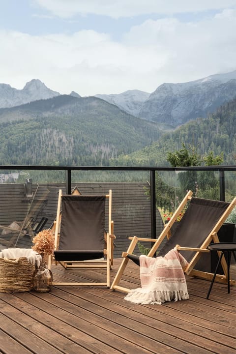 View (from property/room), Balcony/Terrace, Mountain view