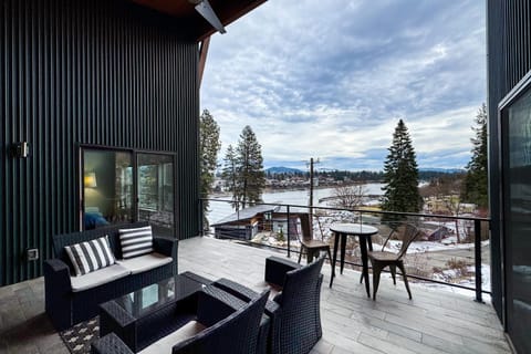 Spokane River Retreat House in Coeur dAlene