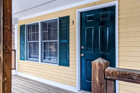 Champagne Supernova Hotel in Ludlow