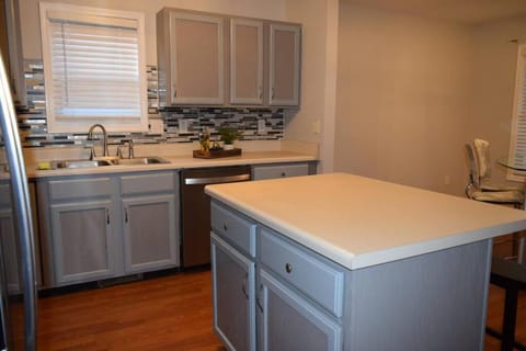 Home In Greenville 4 bedrooms, 4 beds, 2 baths House in Greenville