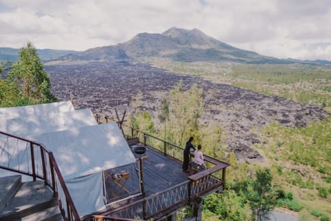 Nearby landmark, Day, Natural landscape, View (from property/room), Mountain view