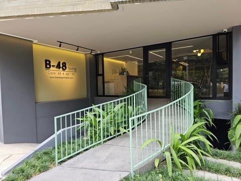 Facade/entrance