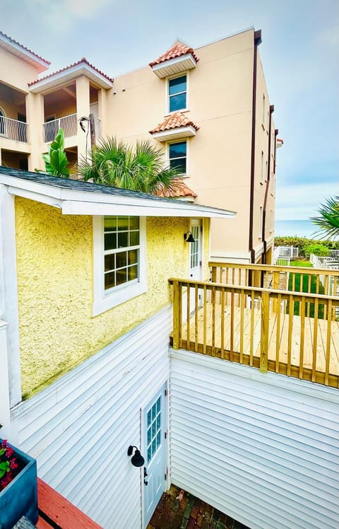 Property building, Balcony/Terrace