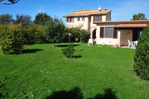 Patio, Garden, Balcony/Terrace