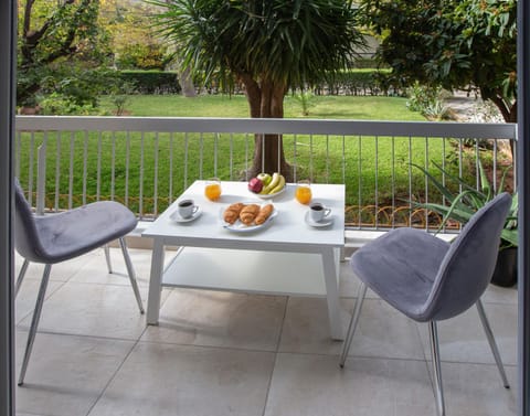 Balcony/Terrace, Garden view