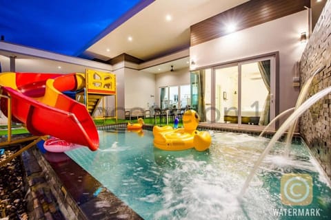 Pool view, Swimming pool, Swimming pool