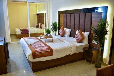 Property building, TV and multimedia, Bedroom
