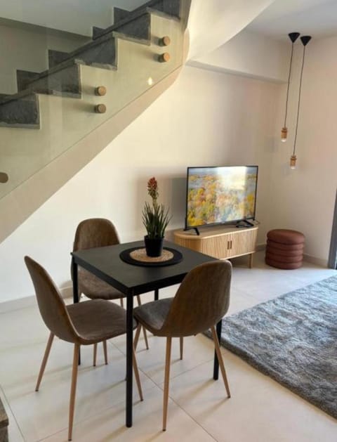 Luxury Maisonette with Shared Pool Apartment in Kallithea