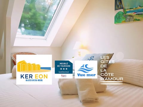 Logo/Certificate/Sign, Bedroom