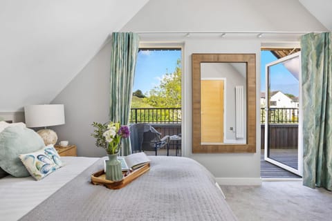 Bed, Balcony/Terrace, Bedroom