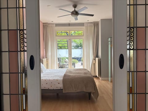 Bed, Bedroom, Garden view