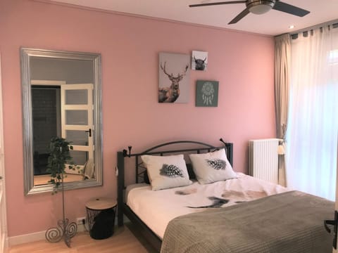 Bed, Bedroom, fireplace