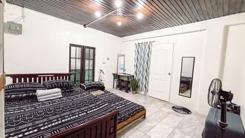 Bed, Living room, Bedroom