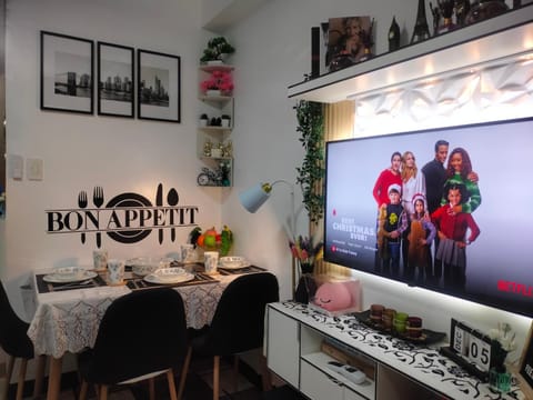 Communal lounge/ TV room, TV and multimedia, Evening entertainment