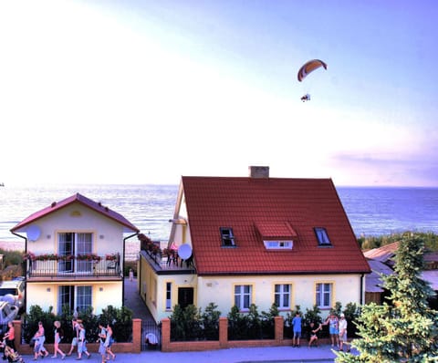 Facade/entrance, Sea view