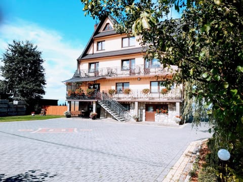 Property building, Day