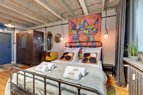 Bed, Photo of the whole room, Bedroom, towels, wardrobe