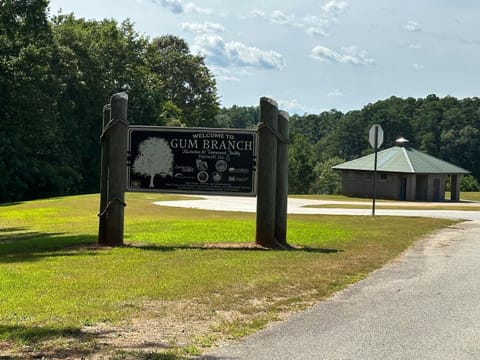 Little House by the Lake House in Reed Creek