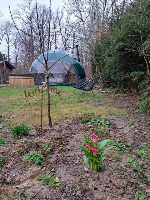 Property building, Hot Tub