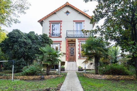 Full House - 20 mins from Paris House in Noisy-le-Grand