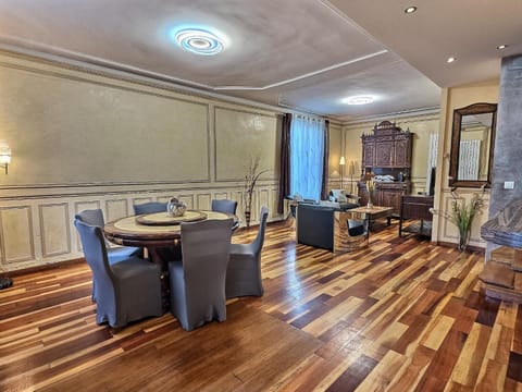 Full House - 20 mins from Paris House in Noisy-le-Grand