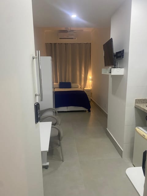Bed, TV and multimedia, Photo of the whole room, Bedroom, hair dresser, air conditioner