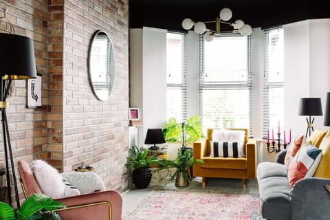 Designer 4-Bed Home in the Heart of Belfast House in Belfast