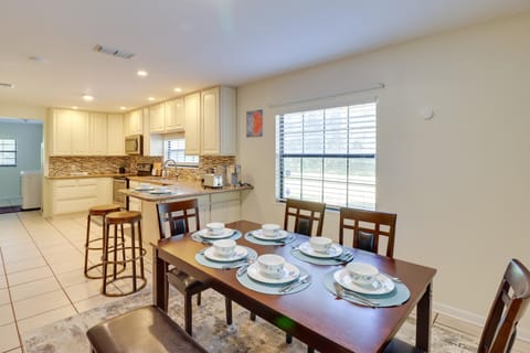 Lake Days and Golf Outings Summerfield Group Escape House in Florida