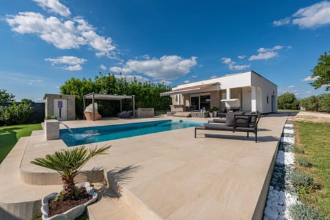 Kuća za odmor Dora Villa in Šibenik-Knin County, Croatia