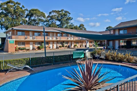 Property building, Facade/entrance, Swimming pool, Swimming pool