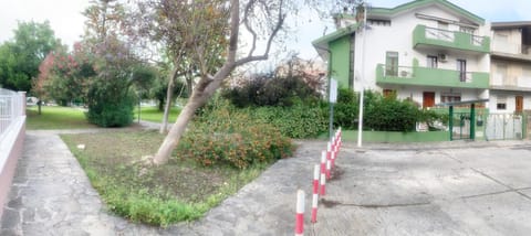 Property building, Neighbourhood