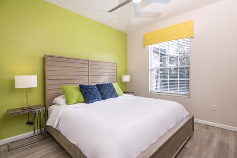 Near Pool*Balcony*VistaCay Convention Ctr & Idrive House in Highlands Reserve