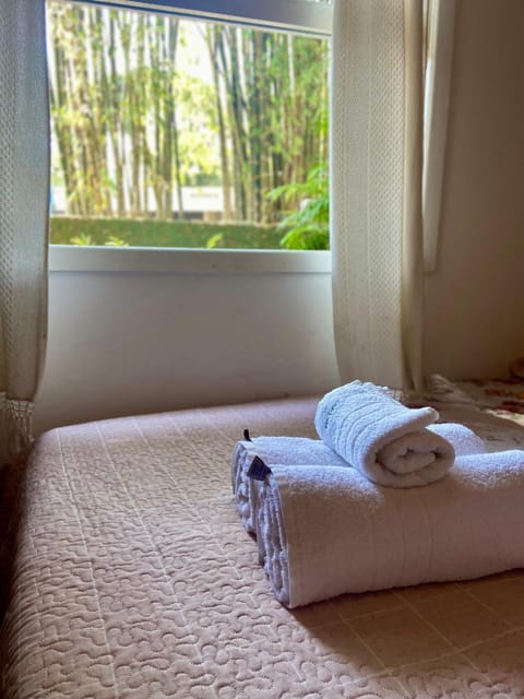 Photo of the whole room, Bedroom, towels