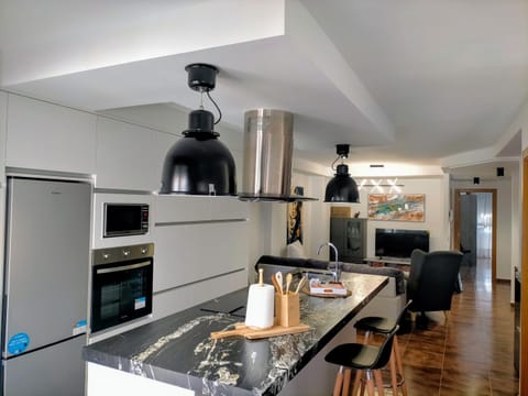 Kitchen or kitchenette, Dining area, dishwasher, minibar, pet friendly, stove, toaster
