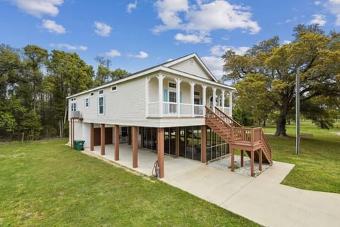 Old Town Bay St. Louis Outdoor Bar Area Game Room House in Bay Saint Louis