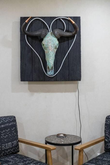 Hillside Hot Tub Hideaway! King Bed / Fire Pit House in Nashville