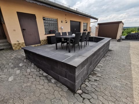 Property building, Patio, Facade/entrance