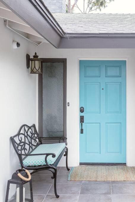 Amazing Views with Heated Pool and Jacuzzi Near Beach House in Solana Beach