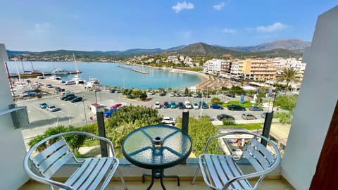 Bird's eye view, Balcony/Terrace, City view, Sea view, Location, Parking