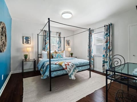 Family Fun: Comfy Home, 10 Min to Cedar Point Fun! House in Huron