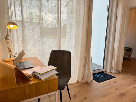 Balcony/Terrace, Seating area, hair dresser