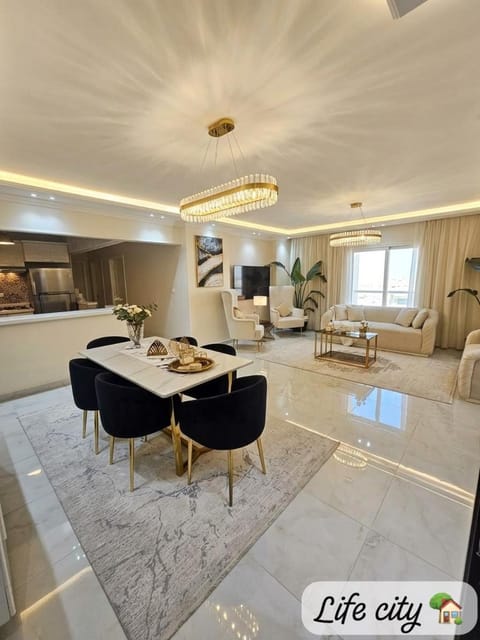 Living room, Dining area, Dinner