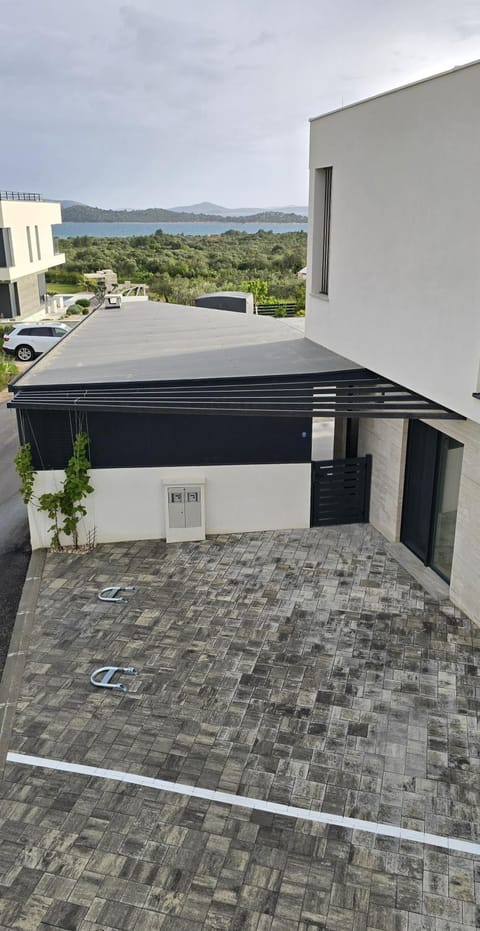 Property building, Neighbourhood, Bird's eye view, Balcony/Terrace, Sea view, Parking