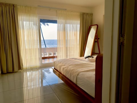 Bed, Natural landscape, Photo of the whole room, Bedroom, Sea view, Sea view, Swimming pool, Breakfast, Sunset